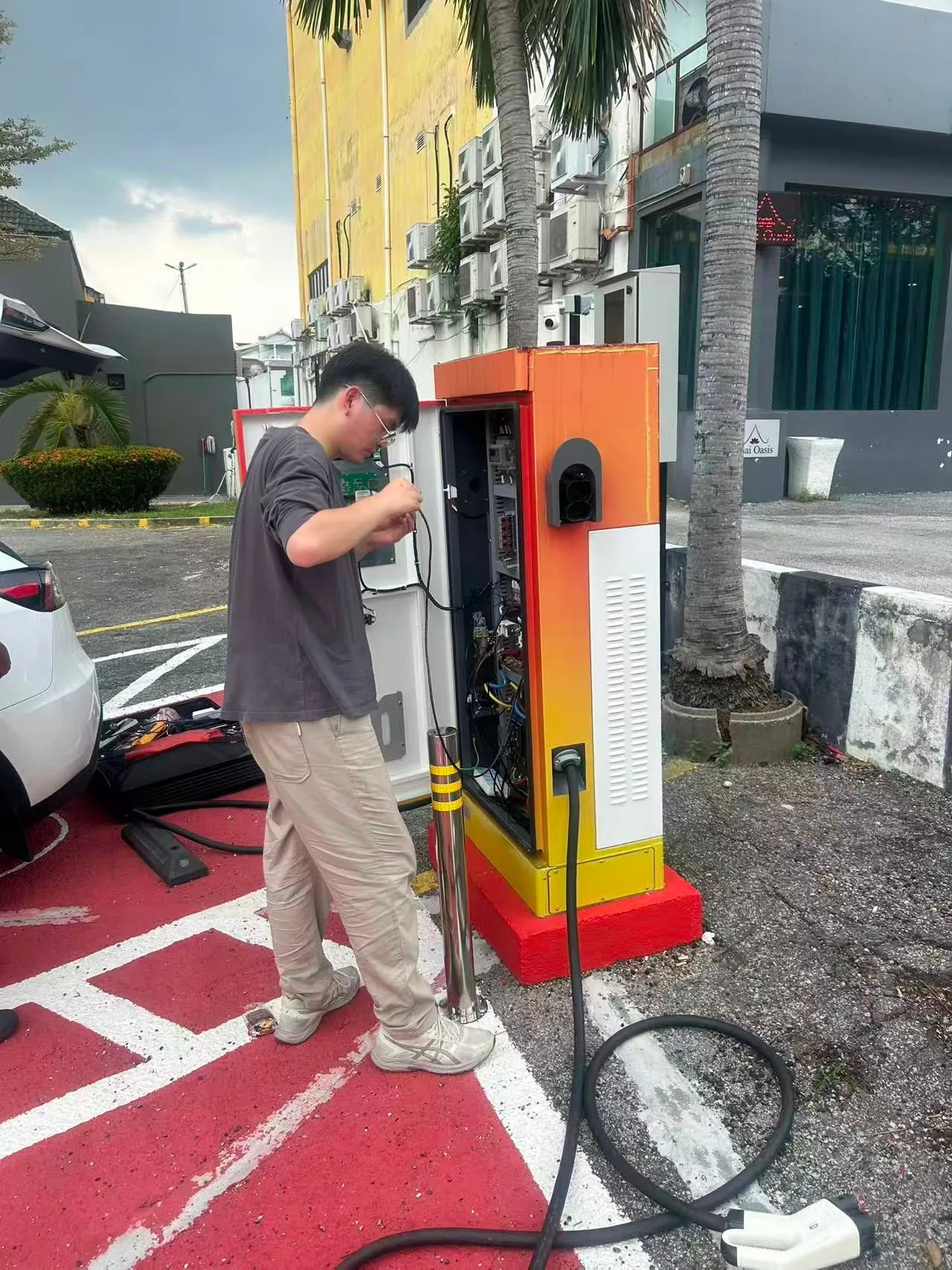 Vehicle charging test — customer cases record