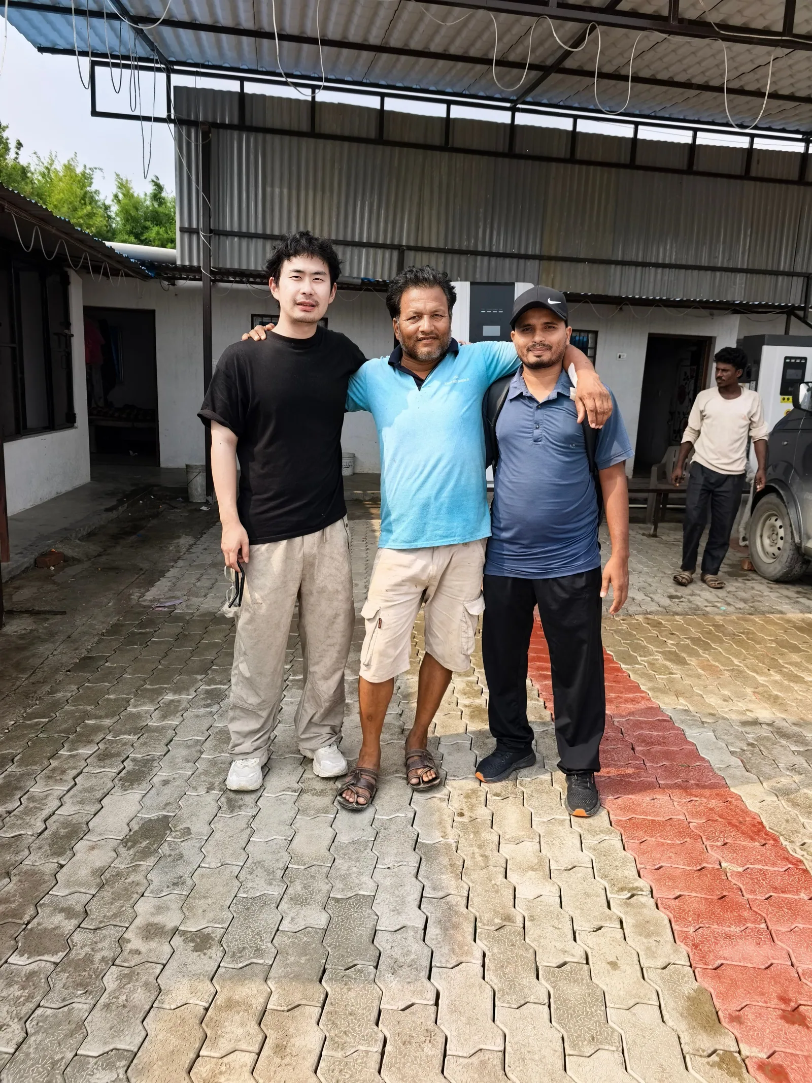 MAINERAY team member visiting a customer project location